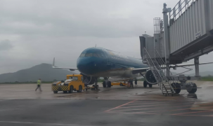 68 chuyến bay phải đổi hướng tránh bão số 15