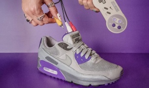 Độc lạ: Nhà thiết kế Singapore giới thiệu mẫu giày Nike tích hợp máy chơi game Console