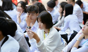 Chuyên gia RMIT cảnh báo nguy cơ tổn thương tâm lý từ nội dung thiếu kiểm chứng trên mạng