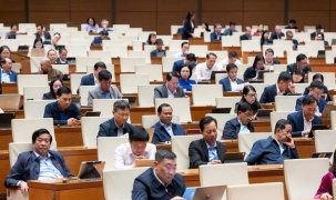 Hôm nay (10/12), Quốc hội xem xét thông qua hơn 30 luật, nghị quyết