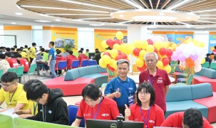 Đội ComTamBacKy đến từ Đại học Quốc gia Singapore tạm dẫn đầu ICPC Asia HoChiMinh City 2025 sau giờ thi đầu tiên