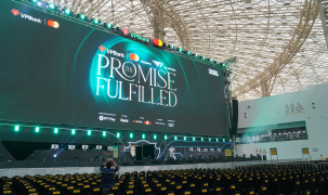 Tận mắt chứng kiến sân khấu 500m2 xem T1 và huyền thoại Faker thi đấu