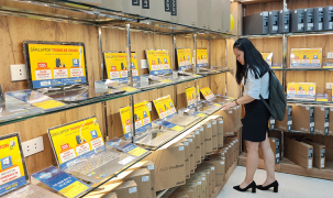 Người trẻ và vòng xoáy nợ tiêu dùng số