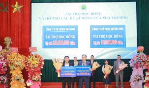 Toyota Việt Nam cùng các Đại lý trao tặng 123 suất Học bổng hỗ trợ sinh viên năm 2025