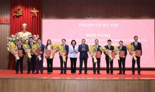 Công bố 9 quyết định của Ban Thường vụ Thành ủy Hà Nội về công tác cán bộ