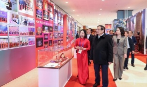 Thủ tướng Phạm Minh Chính kiểm tra công tác chuẩn bị Đại hội Thi đua yêu nước toàn quốc lần thứ XI