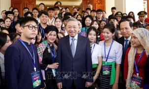 Tổng Bí thư Tô Lâm gặp mặt học sinh, sinh viên, thanh niên dân tộc thiểu số tiêu biểu