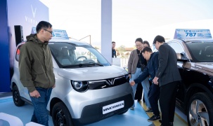 Lần đầu lái thử VinFast Minio Green, chuyên gia nhận xét: “Không ngờ lái hay như thế”