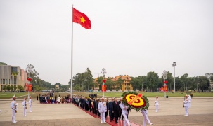 Lãnh đạo Đảng, Nhà nước vào Lăng viếng Chủ tịch Hồ Chí Minh nhân 80 năm Ngày Tổng tuyển cử đầu tiên