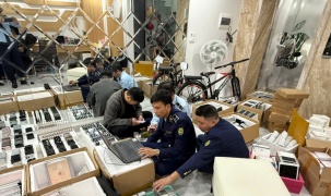 Thanh Hóa: Thu giữ hơn 1.000 iPhone, iPad cũ không hóa đơn, chứng từ