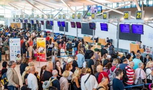 Khách quốc tế đổ bộ, tới Phú Quốc tưởng mình đi nước ngoài