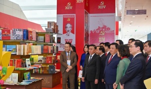 Nhà xuất bản Chính trị quốc gia Sự thật trưng bày gần 300 đầu sách tại Đại hội Đảng XIV