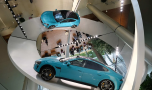 Xiaomi SU7 trở thành “kẻ hạ bệ Tesla” đầu tiên tại Trung Quốc, bán chạy hơn Model 3