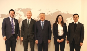 Thúc đẩy kết nối Trung tâm tài chính quốc tế Việt Nam với thế giới