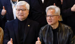 CEO Nvidia Jensen Huang kêu gọi TSMC mở rộng công suất giữa lúc thiếu hụt chip AI