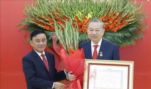 Lễ trao Huy hiệu 45 năm tuổi Đảng tặng Tổng Bí thư Tô Lâm