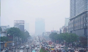 Không khí Hà Nội 4.2 chạm ngưỡng tím nguy hại, báo động sức khỏe toàn thành phố