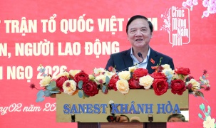 Phó Chủ tịch Quốc hội Nguyễn Khắc Định thăm, chúc Tết công nhân, gia đình chính sách tại Khánh Hòa