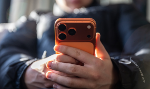 Thêm nhiều quốc gia cân nhắc lệnh cấm trẻ em sử dụng mạng xã hội