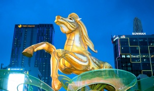 Linh vật ngựa cao 11m kết hợp truyền thuyết Thánh Gióng và công nghệ mapping