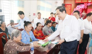 Chủ tịch Quốc hội Trần Thanh Mẫn chúc Tết tại TP. Cần Thơ