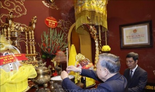 Tổng Bí thư Tô Lâm dâng hương tại Khu Di tích Hoàng thành Thăng Long và Di tích nhà 67