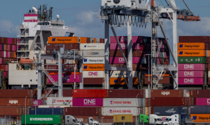 Thuế quan đối ứng bị Tòa án Tối cao Mỹ bác bỏ: Phản ứng của các nước và doanh nghiệp