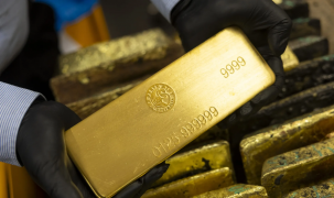 Giá vàng chững dưới 5.200 USD/oz trong lúc chờ tin đàm phán hạt nhân