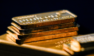 Giá vàng “bốc hơi” hơn 200 USD/oz, SPDR Gold Trust xả hàng