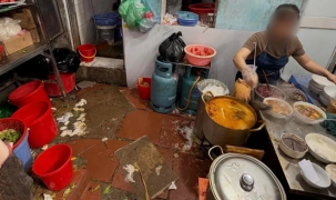 Hà Nội: Tạm dừng hoạt động quán bún riêu phố Hàng Lược sau phản ánh của du khách quốc tế