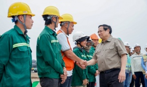 Thủ tướng: Phát triển kinh tế hàng không, khu thương mại tự do thế hệ mới tại sân bay Gia Bình