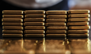 Giá vàng mất mốc 5.100 USD/oz, SPDR Gold Trust bán ròng