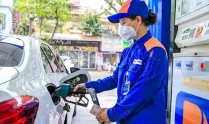 Thủ tướng: Dứt khoát không để thiếu xăng dầu trong mọi trường hợp