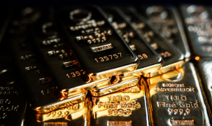 Giá vàng cầm cự mốc chủ chốt, USD sụt giá, SPDR Gold Trust bán ròng