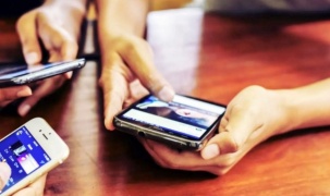 Người Việt dùng smartphone 7,1 giờ mỗi ngày