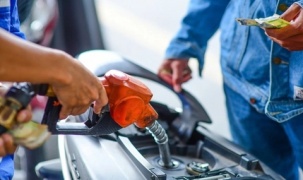 Hạ kịch sàn thuế bảo vệ môi trường từ 0h ngày 27/3