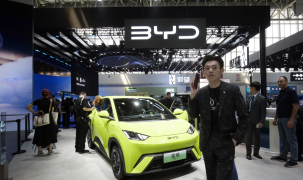 Cú sốc giá dầu mở ra cơ hội cho các hãng xe điện Trung Quốc