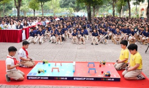 Học sinh Tiểu học Trung Yên hào hứng trải nghiệm AI, STEM và Robotics