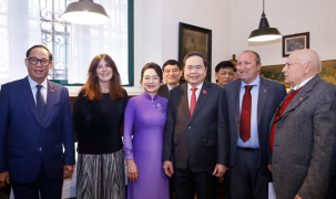 Chủ tịch Quốc hội thăm nơi lưu dấu ấn Chủ tịch Hồ Chí Minh tại thành phố Milan