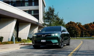 Từ tình huống khẩn cấp trên cao tốc, chủ xe thêm tin lựa chọn VinFast VF 9 là đúng