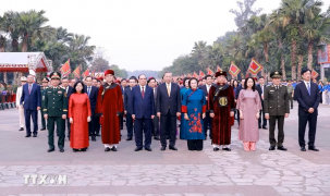 Tổng Bí thư, Chủ tịch nước Tô Lâm dâng hương tưởng niệm các vua Hùng