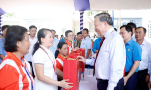 Tổng Bí thư, Chủ tịch nước Tô Lâm thăm, gặp gỡ, động viên công nhân, người lao động ở TPHCM