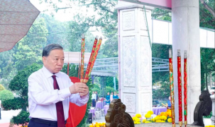 Tổng Bí thư, Chủ tịch nước Tô Lâm dâng hương tại Nghĩa trang Liệt sĩ Tân Biên