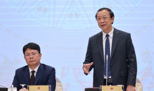 Dùng chung một bộ sách giáo khoa nhưng không giới hạn học liệu