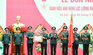 Đại tướng Phan Văn Giang dự Lễ đón nhận danh hiệu Anh hùng lực lượng vũ trang nhân dân của Cục 16 (Tổng cục II)