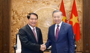 Tổng Bí thư, Chủ tịch nước Tô Lâm tiếp Bí thư Thành ủy, Chủ tịch Hội đồng nhân dân Thủ đô Vientiane (Lào)