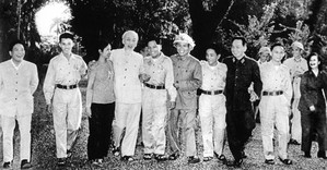 Sắt son một lòng hướng về Bác