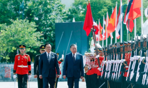 Lễ đón trọng thể Tổng Bí thư, Chủ tịch nước và Phu nhân thăm chính thức Vương quốc Thái Lan