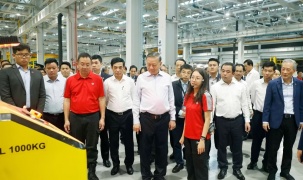 Tổng Bí thư, Chủ tịch nước Tô Lâm thăm nhà máy công nghệ sản xuất tiên tiến hàng đầu Singapore