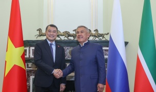 Thủ tướng Lê Minh Hưng gặp Người đứng đầu Cộng hòa Tatarstan (Liên bang Nga)